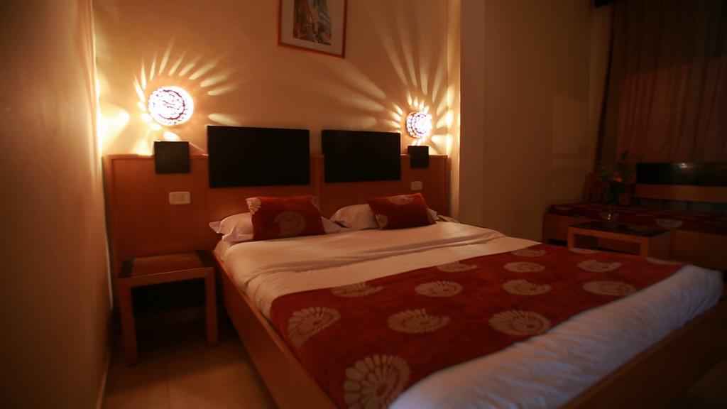 Hotel Les Palmiers Monasztir Kültér fotó