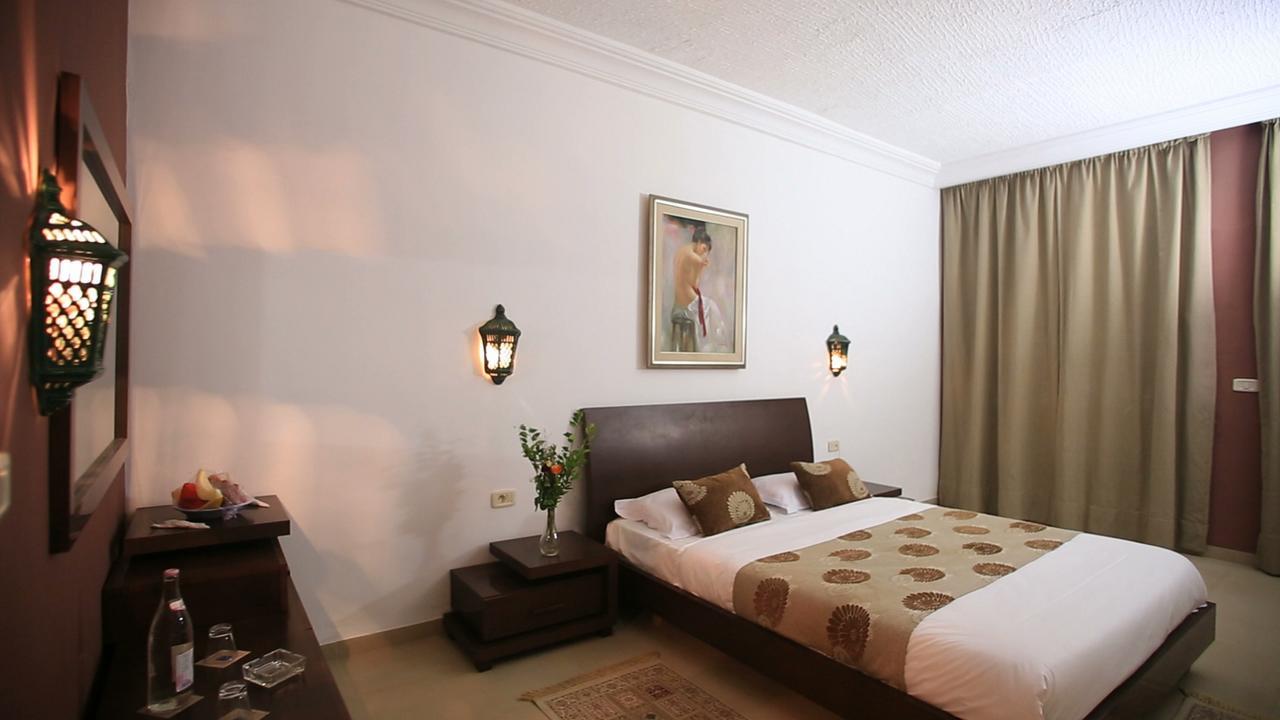 Hotel Les Palmiers Monasztir Kültér fotó