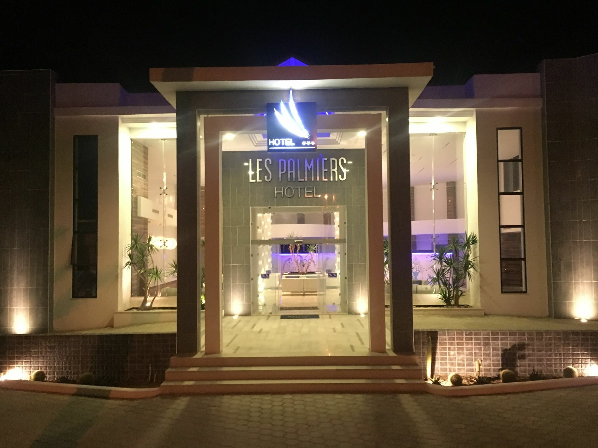 Hotel Les Palmiers Monasztir Kültér fotó